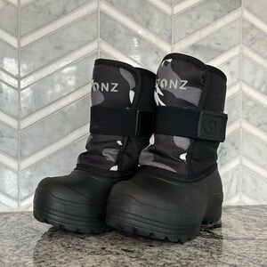 Stonz toddler snow boots - size 7